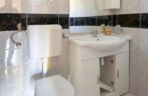 Amazing Apartment In Lukovo Sugarje - Foto 22