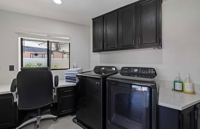 Golf Course-front Views, Pool+hot Tub, Patio Modern Edgy House by Avantstay - Foto 11