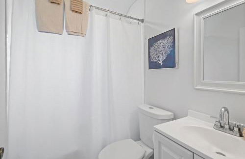 2-Bed Home by the Bay - Foto 30