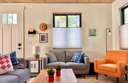 Brand NEW Cabin in the pines - Foto 28