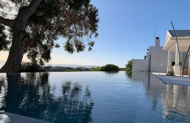 Beach Tower House Luxury Beachfront Villa - Photo 21