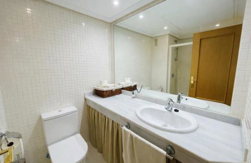 Marbella Dunas de Cabopino 2BR Apartment with private garden, swimingpool and parking - Magnolia Properties - Foto 22