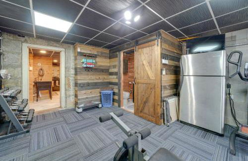 Beckley Studio with Private Hot Tub and Home Gym! - Foto 19