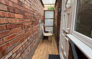 Alexandra Apartment -Secured Parking -2 Bedrooms - Photo 33