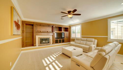 Resort-Style Oasis Expansive Riverside Mansion - Foto 3