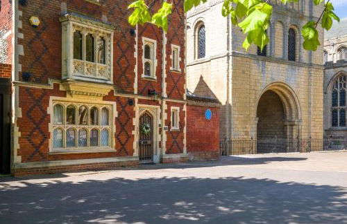 Tower Cottage - Medieval Grid Townhouse - Foto 17