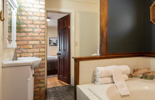 The 3 Bears Cottage - Exquisite lake views! - Foto 10