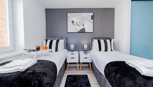 Upgraded 4 Beds Level Access Lifts 2 bath Parking - Foto 3