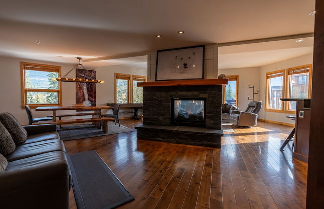 Rundle Cliffs Lodge by Canmore Premier - Photo 14