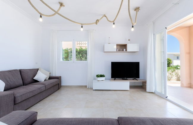 Dones D Aigua 11 in Urbanitzaci s Estanyol - Photo 17