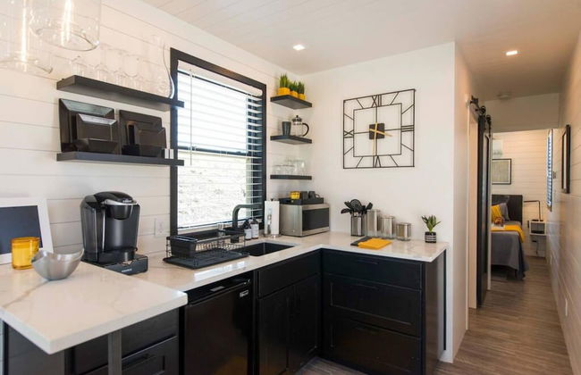 The Zephyr Tiny Container Home 12 min to Downtown Waco - Foto 3