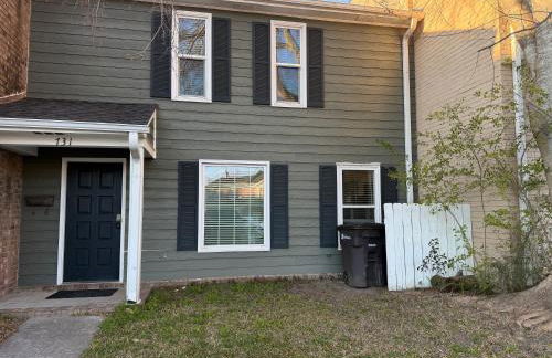 Full townhouse near Shem Creek & Downtown with Hot Tub - Photo 23