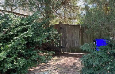 Spacious Antique Charm Home by Leavetown Vacations - Foto 9