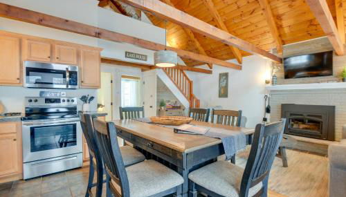 Cozy Tuftonboro Home with Deck - Walk to Beaches! - Foto 4