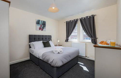 Spacious Luxurious Serviced Accommodation 6 - Photo 21