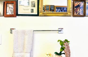 The Twin Palms Art House - vibrant, design-centric oasis, 2 mi to dowtown PS ID 3629 - Foto 27