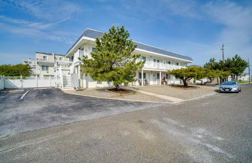 First-Floor Brigantine Condo Steps to Ocean! - Foto 19