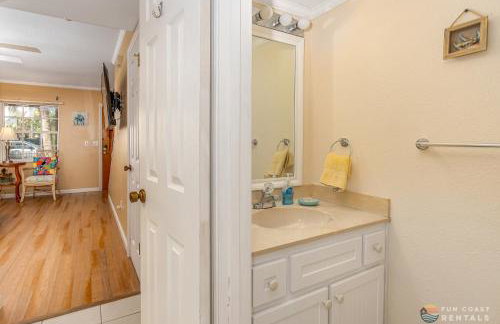 STEPS from Flagler Avenue! Charming Home with Private Garage and Full Kitchen! - Foto 16