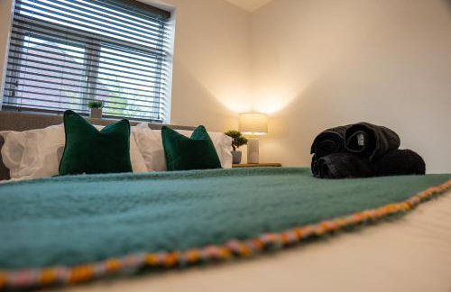 High End Contractor Apartment - 5 Separate Beds - Free Parking - Foto 9