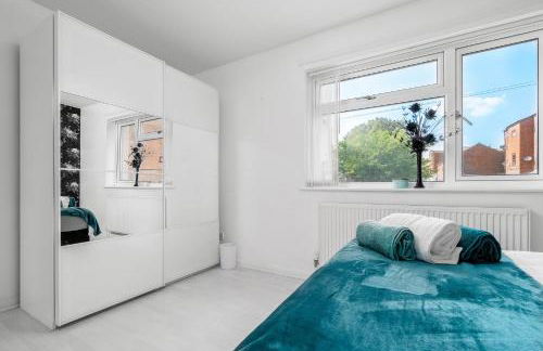 Modern 4 bedroom home ideal for Contractors, Groups and families ,FREE parking for multiple vehicle's - Foto 15