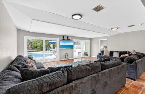 4BR Spacious Paradise - Photo 2