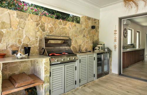 Dazzling Almancil Villa Villa Magorian 4 Bedrooms Spacious Furnished - Photo 14