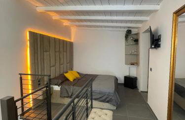 JOIVY Exclusive 2-Bedroom Villa with Private Garden - 5 minutes from the Colosseum - Photo 8