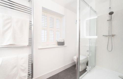 Contemporary Home by LetMeStay - Foto 14