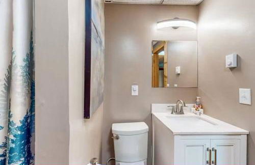 Cozy Log Cabin Near Ski Area and Lake including Hot Tub - Foto 15