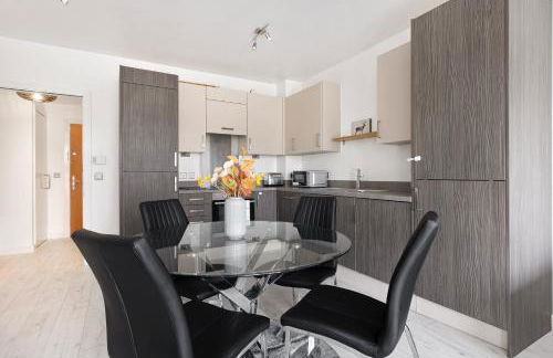 2BR Apartments in Canning Town Station with Balcony - Foto 9