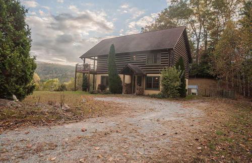 Luxurious Mountain Retreat with Hot Tub Jacuzzi Suite & Wood-Burning Fireplace - 10 Min to Boone - Foto 37
