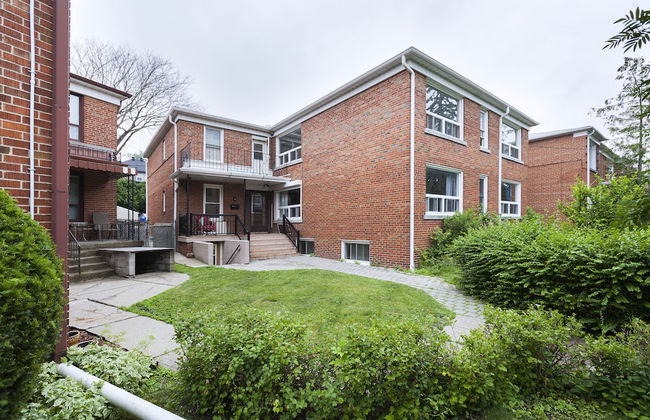 Spacious Apartment in Forest Hill (Free Parking) - Photo 12