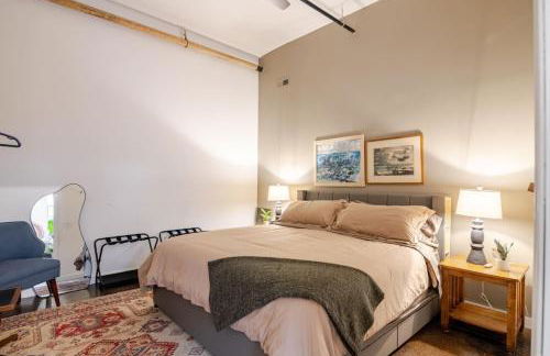 Modern City Loft Downtown Lynchburg VA LYH HUGE - Foto 2