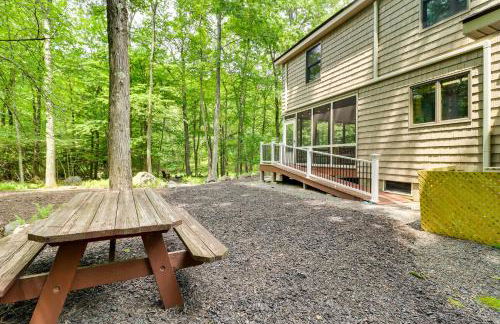 Woodsy Big Bass Lake Hideaway with Fire Pit and Deck! - Foto 25