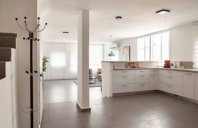 Amazing APT Bat-Yam Near Beach - Foto 7