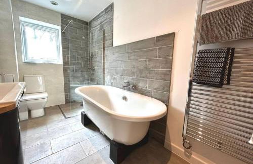 5 - Hedgehog Den, Large dog friendly garden with hottub - Photo 9