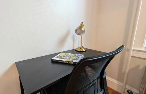 Cozy Gem 18Min to EWR, 8min > NYC Train + Parking - Foto 13