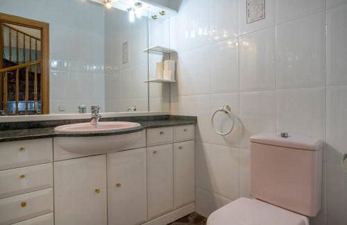 Basketball court, pool, BBQ, gardens, seaviews - Foto 31