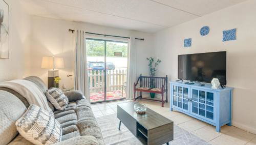 Waterfront Community w/ Perks: Mary Esther Condo - Foto 3