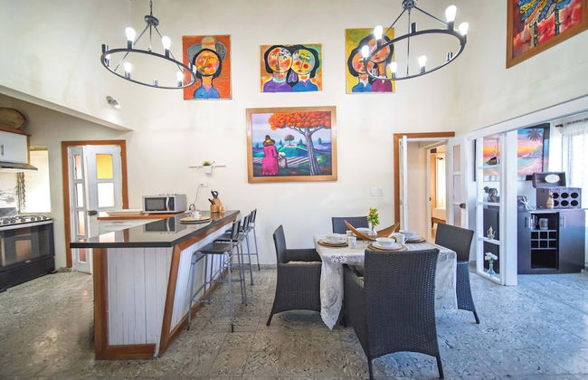 Colonial 2BR Apartment 2mins Walk to Beach! - Foto 9