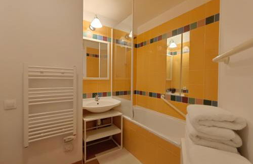 T1 Bis avec piscine vue golf et montagnes - Foto 6