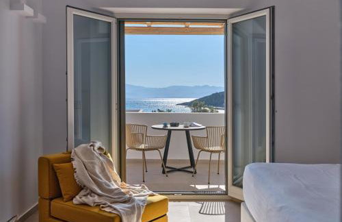 Private Luxury Scarlet beachfront villa, Molos, Paros - Photo 11