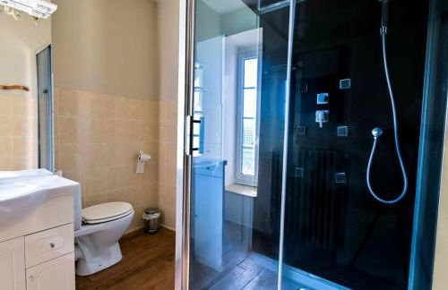 La Breteche-Le château et les dépendances - Photo 19