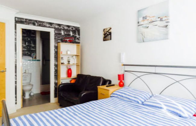 Beautiful City Centre Apartment - Photo 2