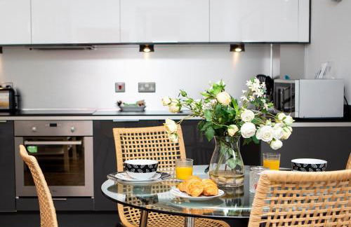 Apt 2, Trafalgar Square 2nd Floor by Indigo Flats - Photo 11