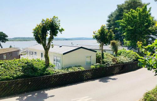 Family Seaside Retreat Private Stay at 5-Star Rockley Holiday Park Poole - Photo 8