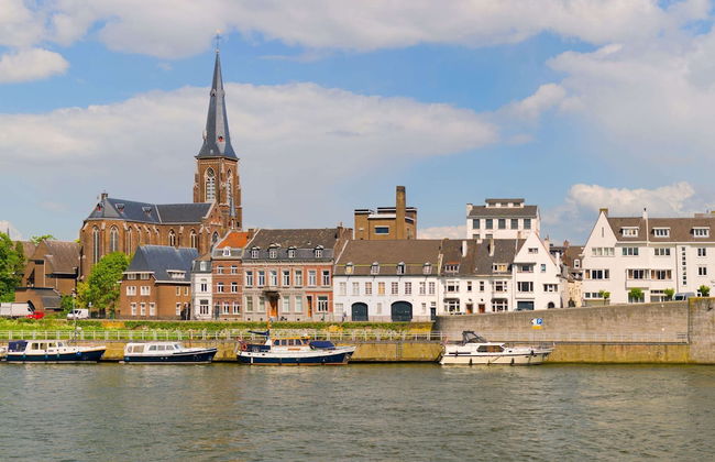 Holiday Home in Limburg With Outdoor Fireplace - Photo 31