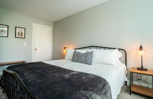 Par-Tee Haus I- Game Room & Hot Tub-Walk to Helen - Foto 31