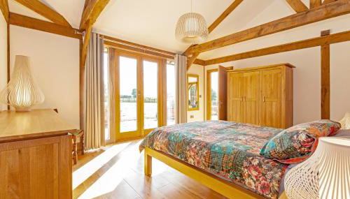 Amber Lodge - Photo 5