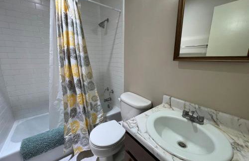 Mid-City One Bedroom Apartment with King Bed - Foto 18